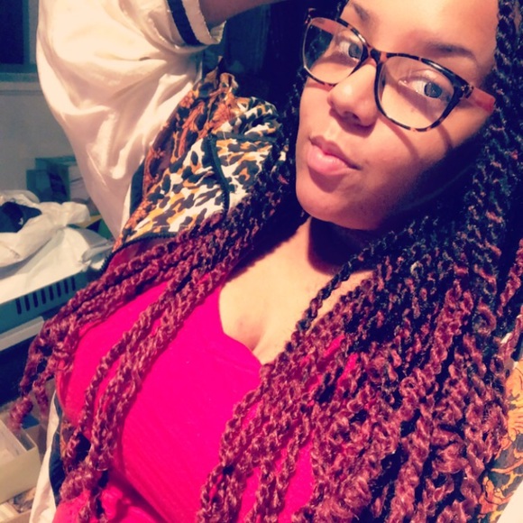 Meet your Posher, Clarissa - Picture 4 of 5